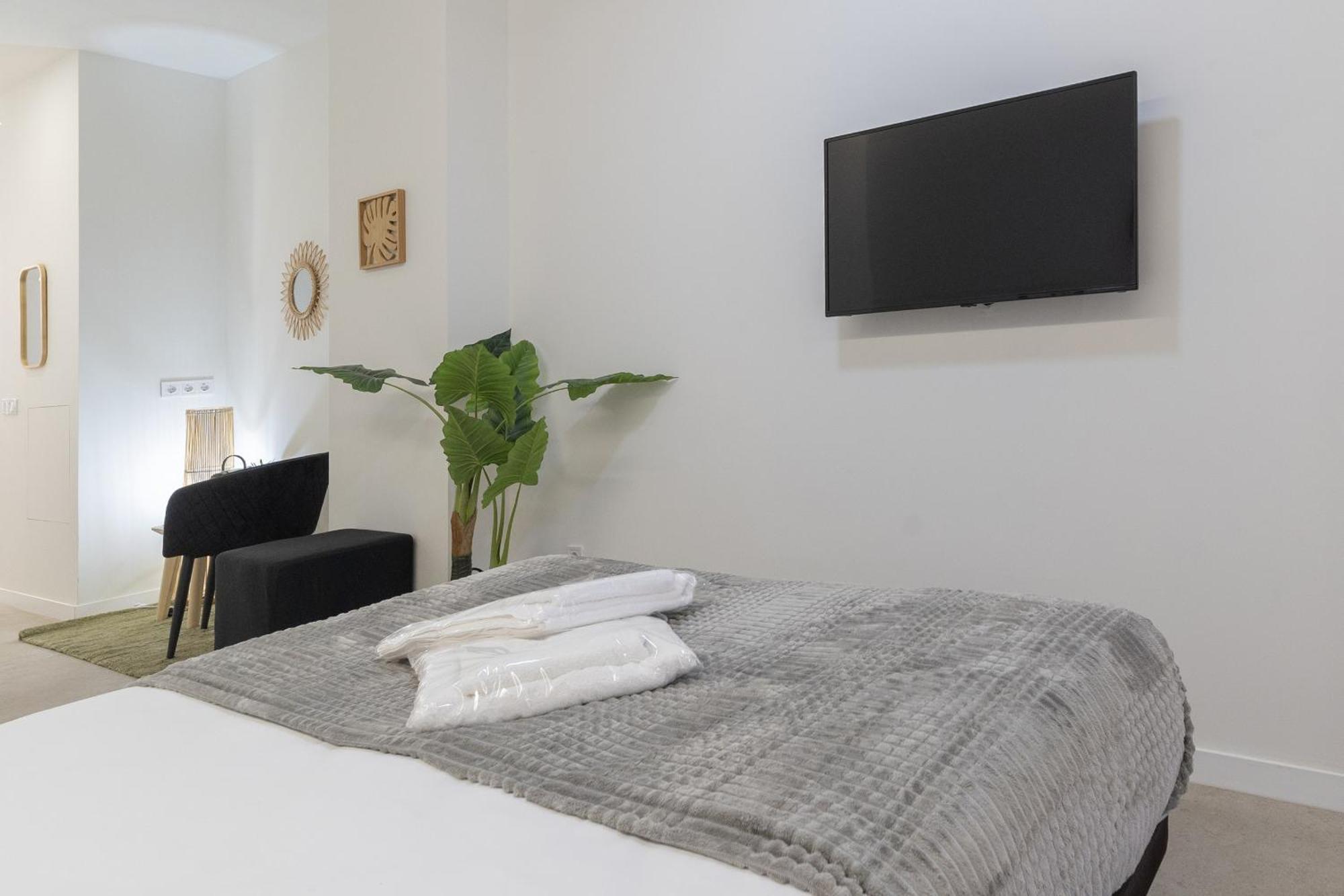 Rmz31 Loft - Espacioso Y Acogedor Estudio Con Terraza En Zona Ayora Appartement *